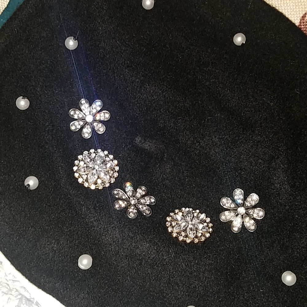 Lovely beret hat with vintage buttons and Pearls a